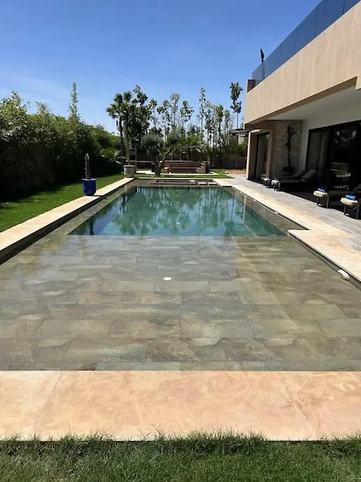 Villa In Marrakech - 5 Suites, Heated Pool, Jacuzzi, Transportation, Volleyball & Padle Court, Complimentary Breakfast Marrakesh
