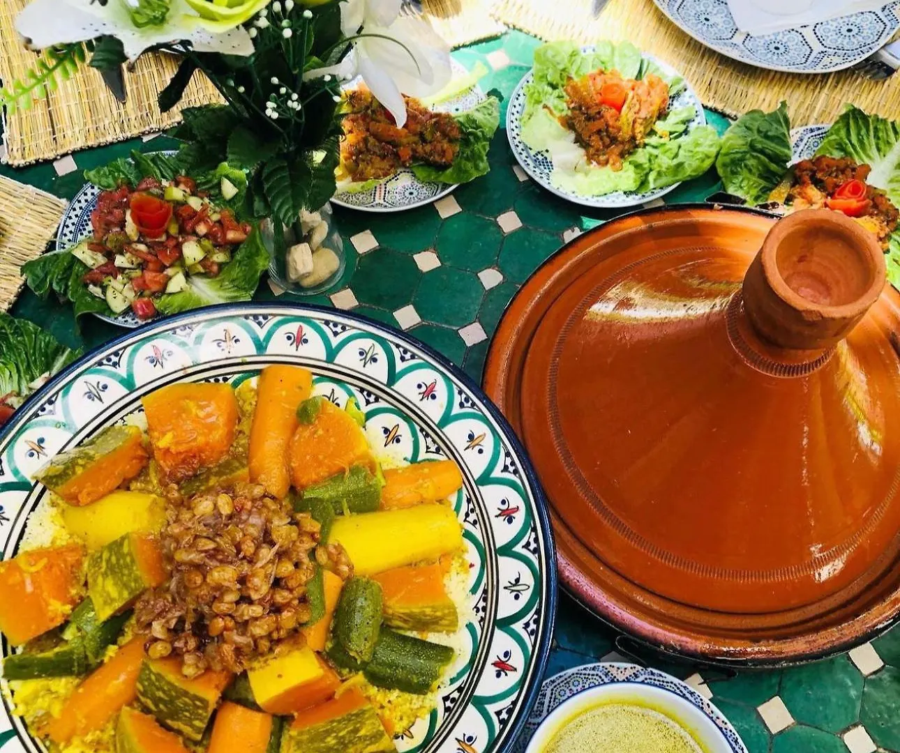 Villa In Marrakech - 5 Suites, Heated Pool, Jacuzzi, Transportation, Volleyball & Padle Court, Complimentary Breakfast Marrakesh