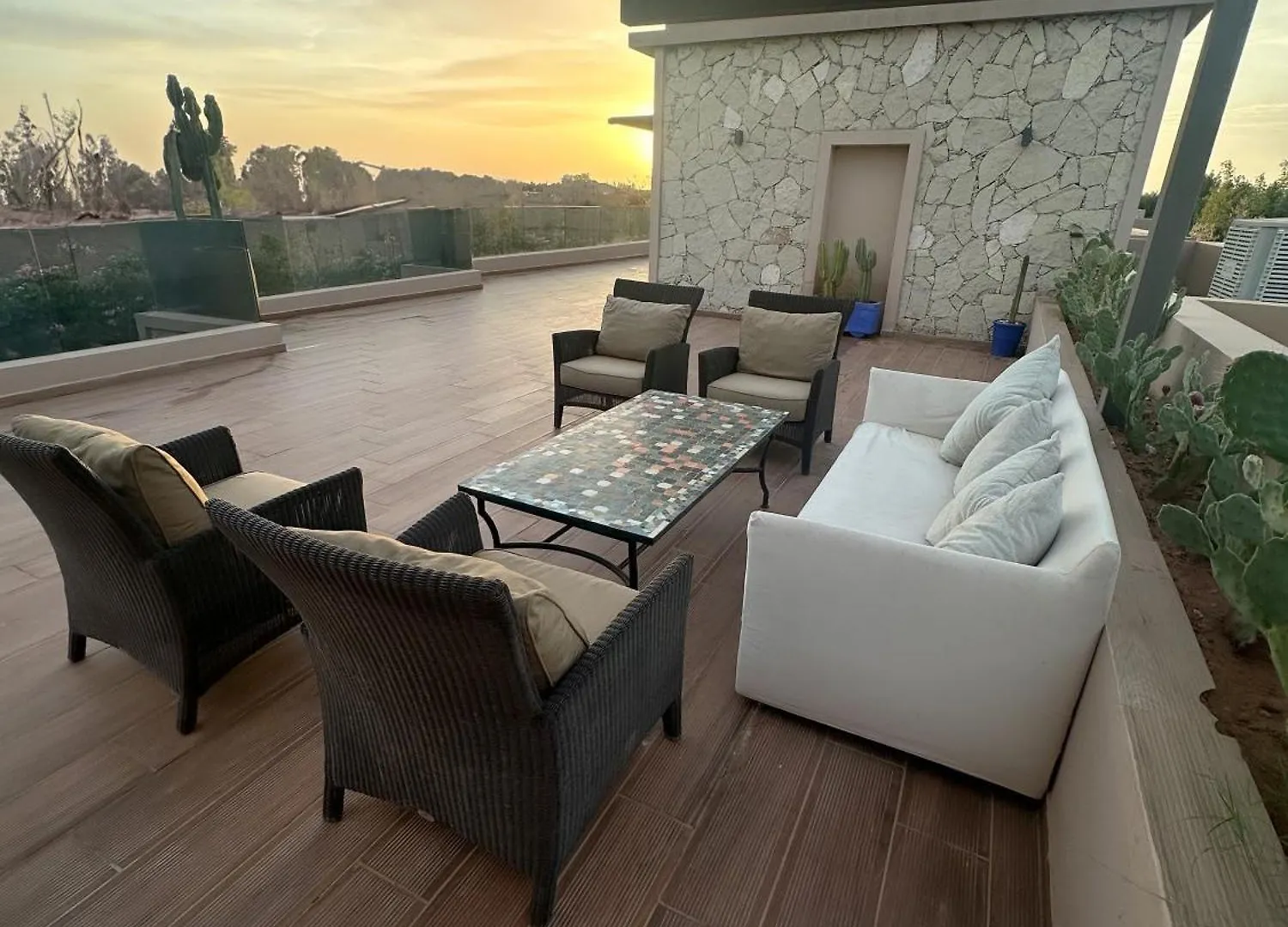 Villa In Marrakech - 5 Suites, Heated Pool, Jacuzzi, Transportation, Volleyball & Padle Court, Complimentary Breakfast Marrakesh